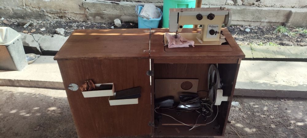 Швейная машина чайка