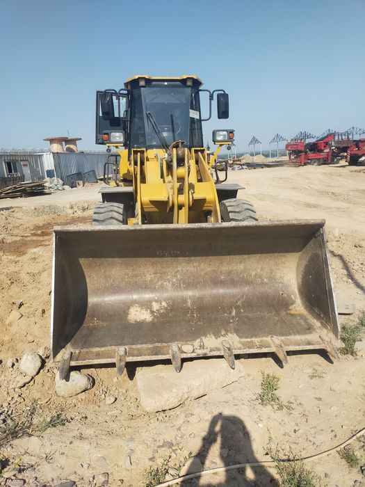 Погрузчик 2.3 куб