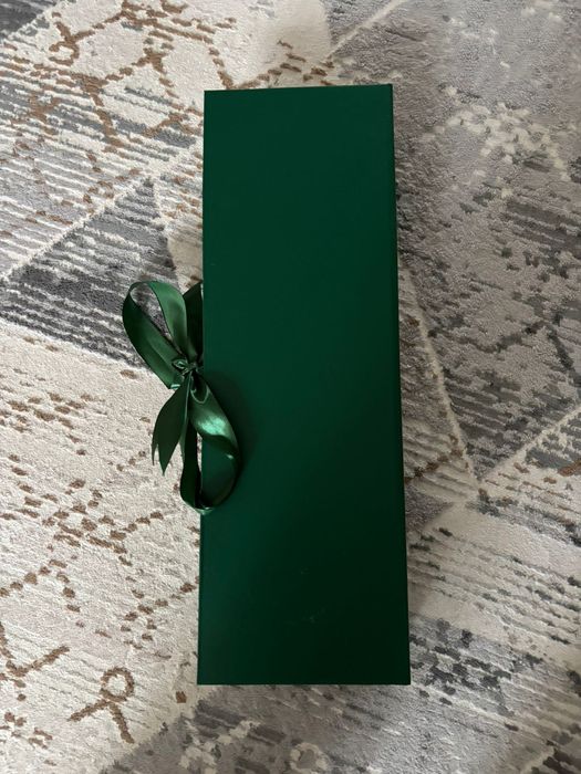 Продаю на подарок на 8 марта торг есть