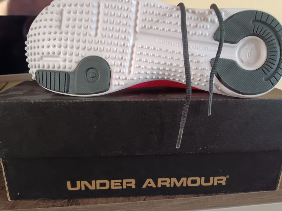 UNDER ARMOUR mărime 38