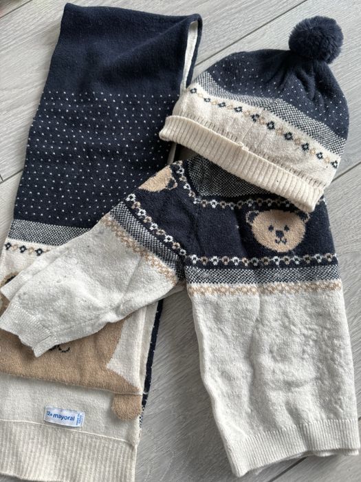 Шал, шапка и блуза Mayoral