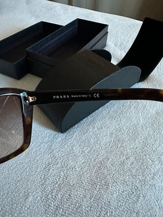 Ochelari de soare Prada