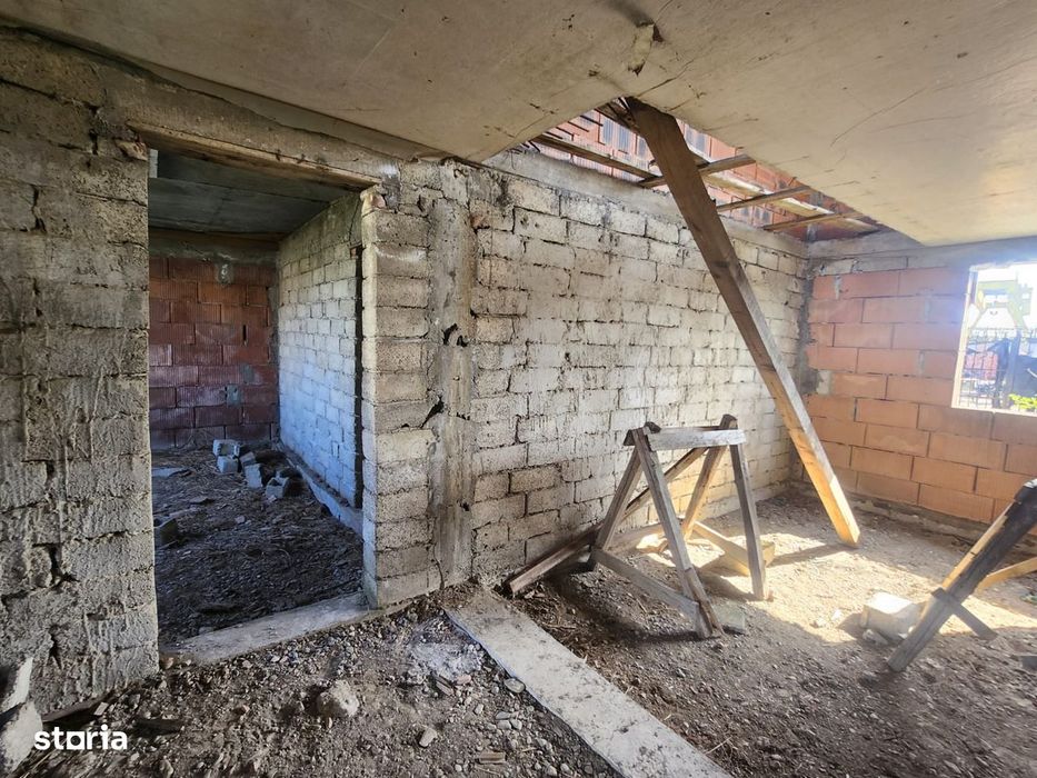 Vila la rosu situata in Bacau str Ciresoaei