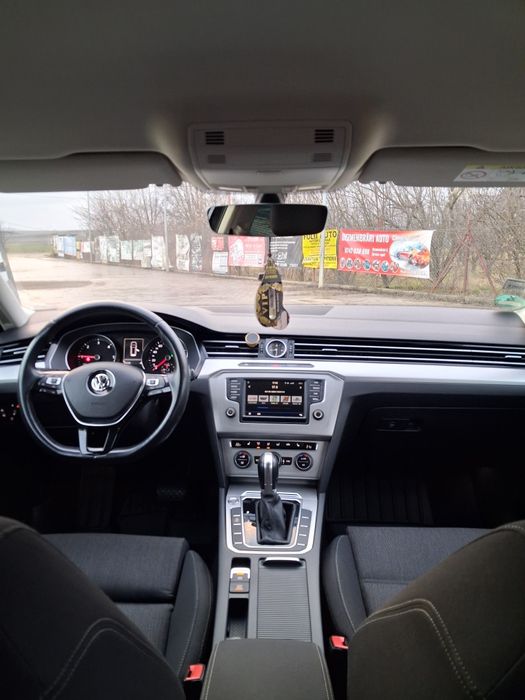 Vând Volkswagen Passat B8