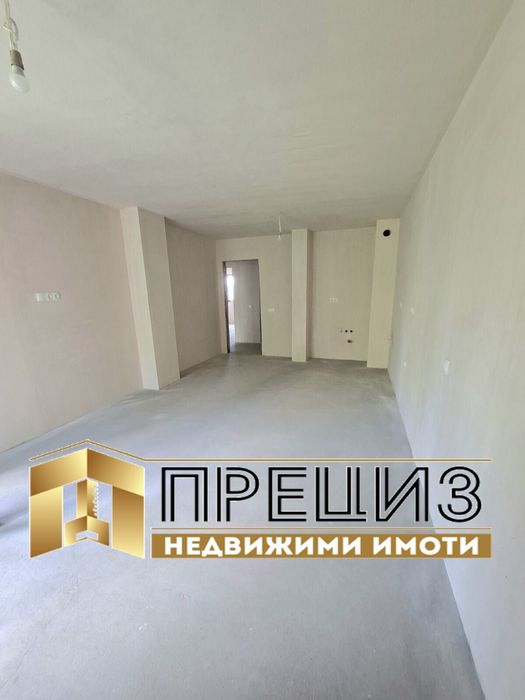 Продава тристаен апартамент - снимка 2