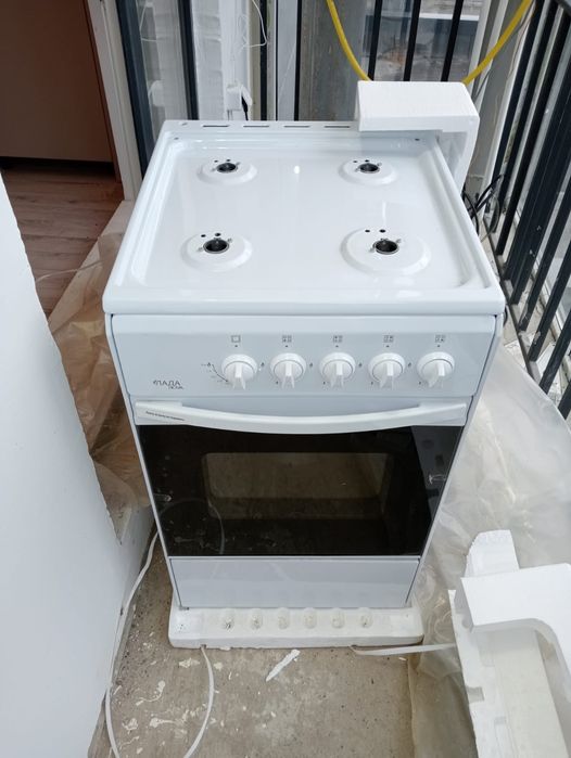 Продам газовую плиту