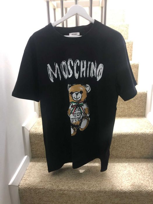 tricouri bumbac 2 +1 cadou MOSCHINO  lasati marimea sa pot trimite toate modelele pe care le am