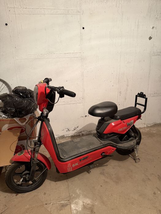 Продам скутер торг есть