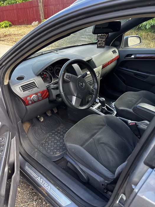 Vând Opel Astra H 1.9 CDTI 150 CP