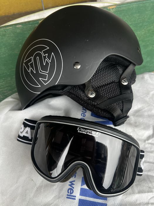 Cască si ochelari pentru skii !