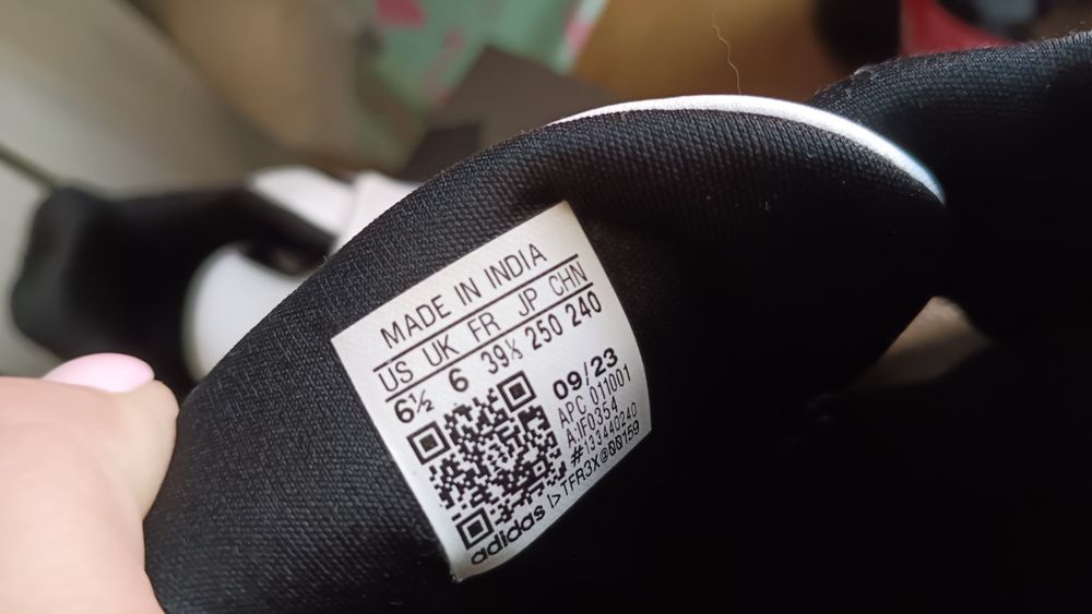 Кроссовки adidas ( три пары)
