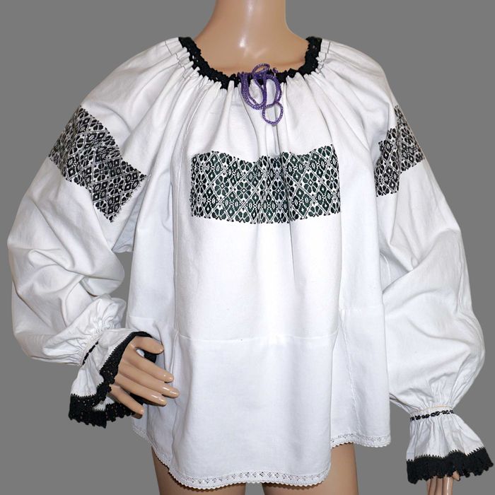 Costum popular autentic vechi din Transilvania , port popular XL-XXL