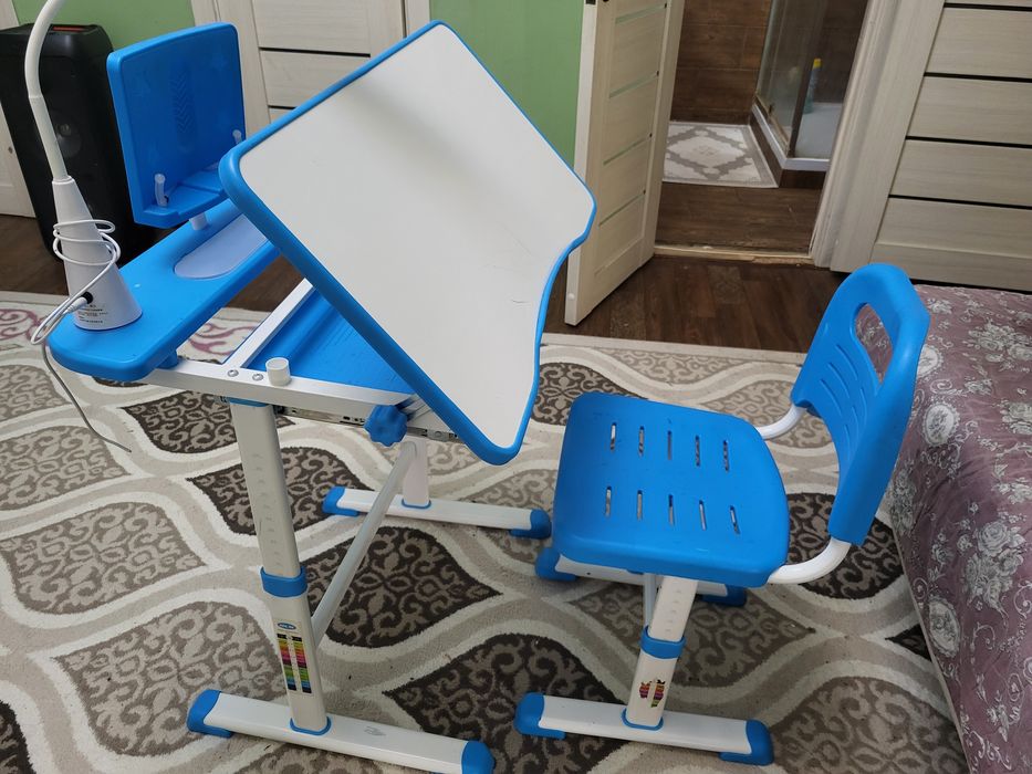 Ученическая парта