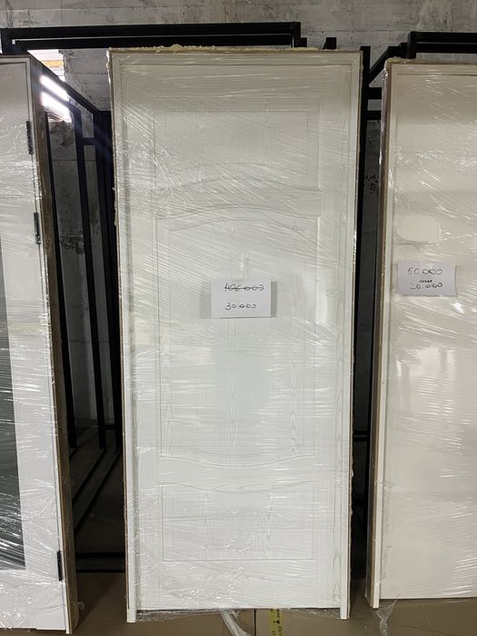 Б/у двери с витрины