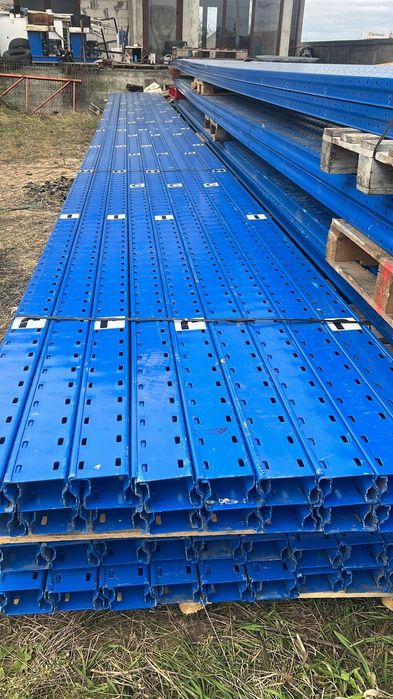 Rafturi profesionale Sh impecabile