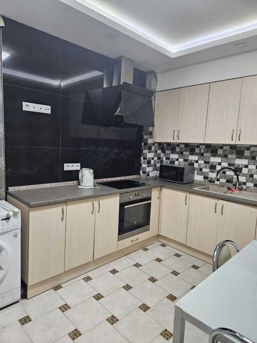 Дава се под наем Двустаен апартамент в София, Зона Б-18 - 64 кв.м за 698.19 € - Снимка #1