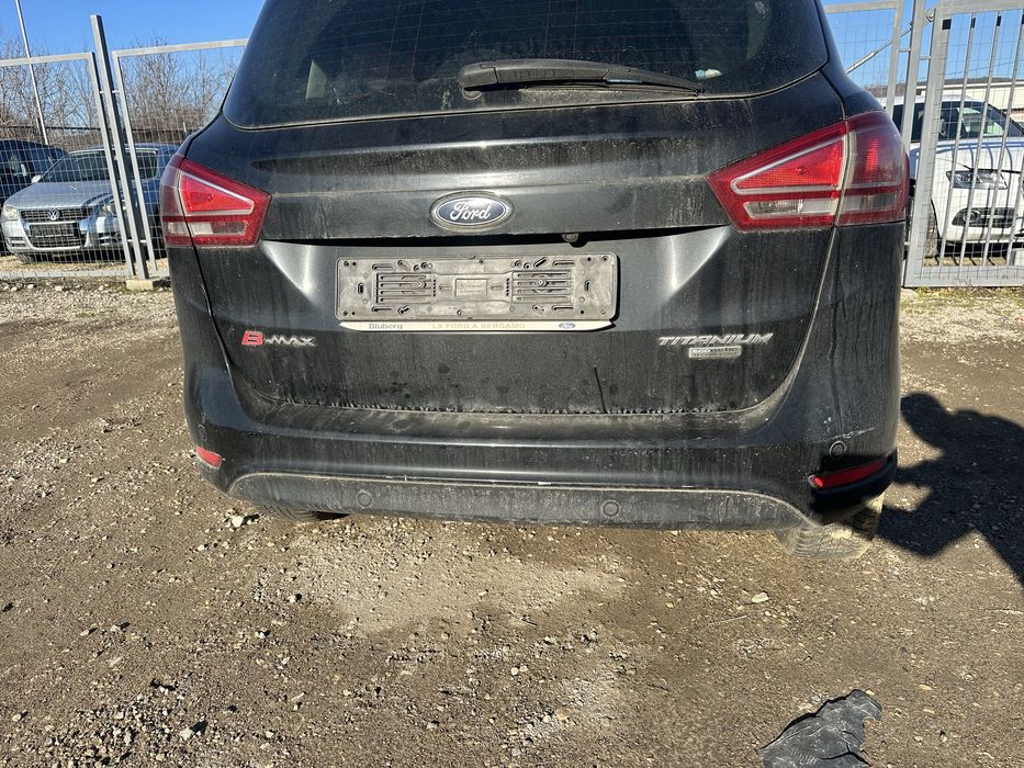 Задна броня комплект за Форд B max!!!