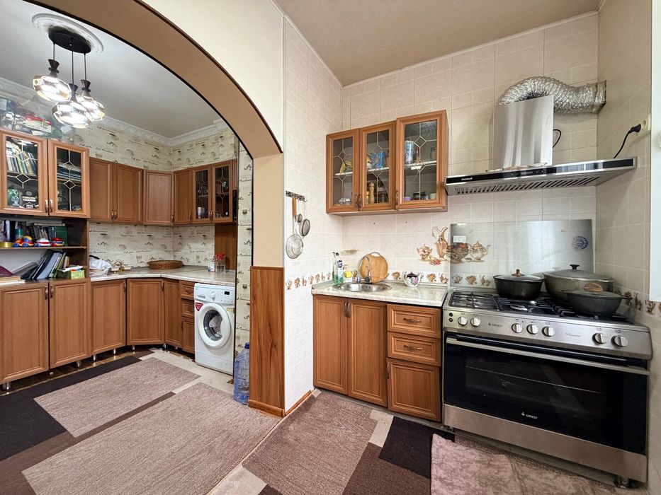 Юнусабад 10 квартал. Продается квартира 4/4/5