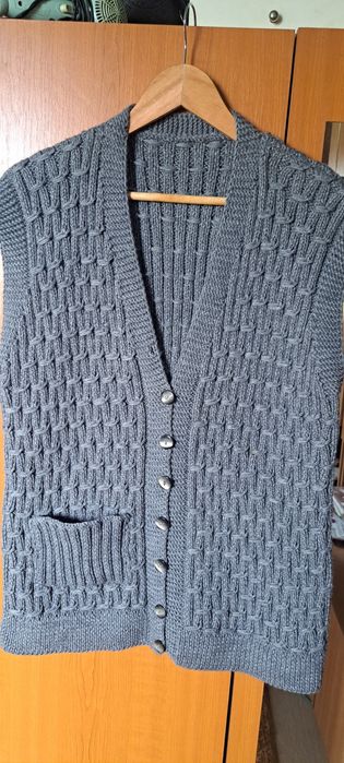Veste  lucrate manual pentru femei
