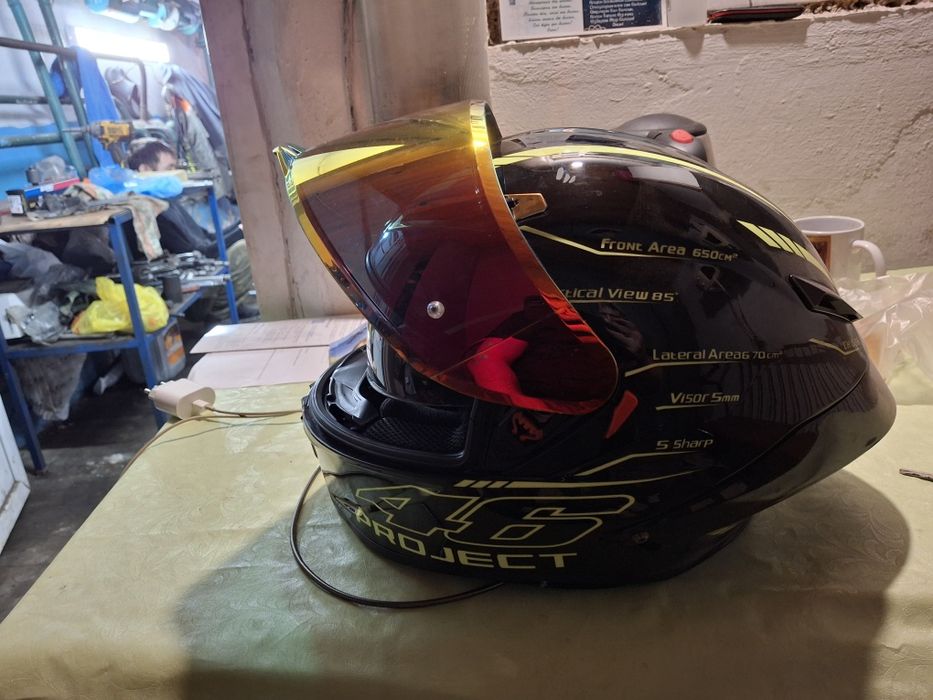 Продам мото шлем размер L