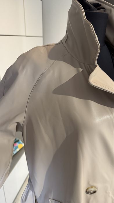 Кожен бежов шлифер Мохито