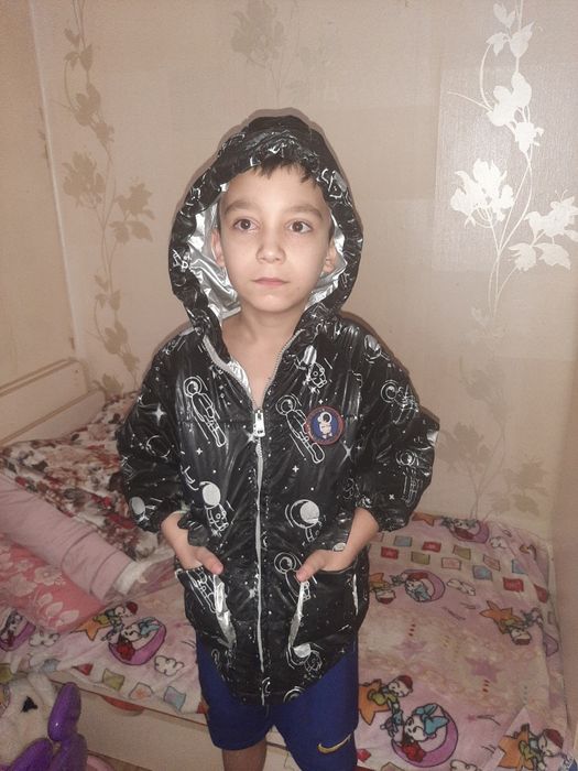 Продам куртку на весну