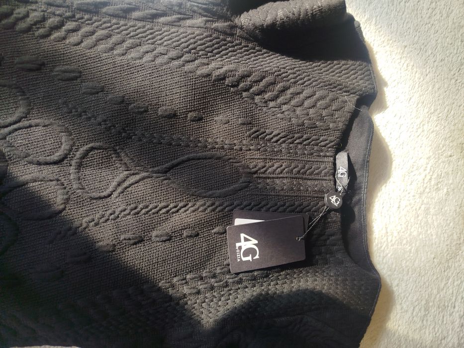 Продам платья на девушек