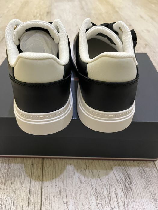 ОРИГИНАЛНИ! Дамски  кецове Tommy Hifiger