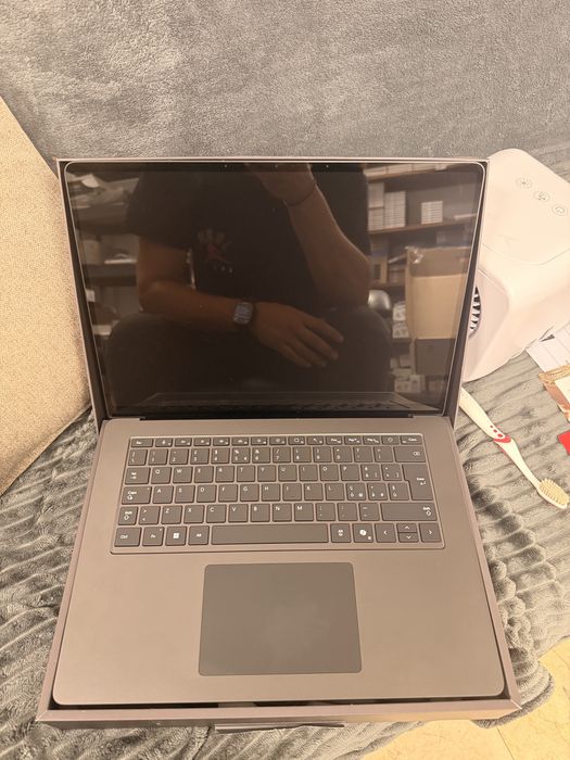 Laptop microsoft surface 7th edition snapdragon x elite 16gb 1tb nou nefolosit windows 11 pro
