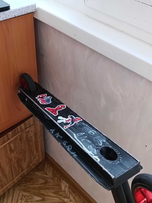 Продам трюковой самокат срочно !!