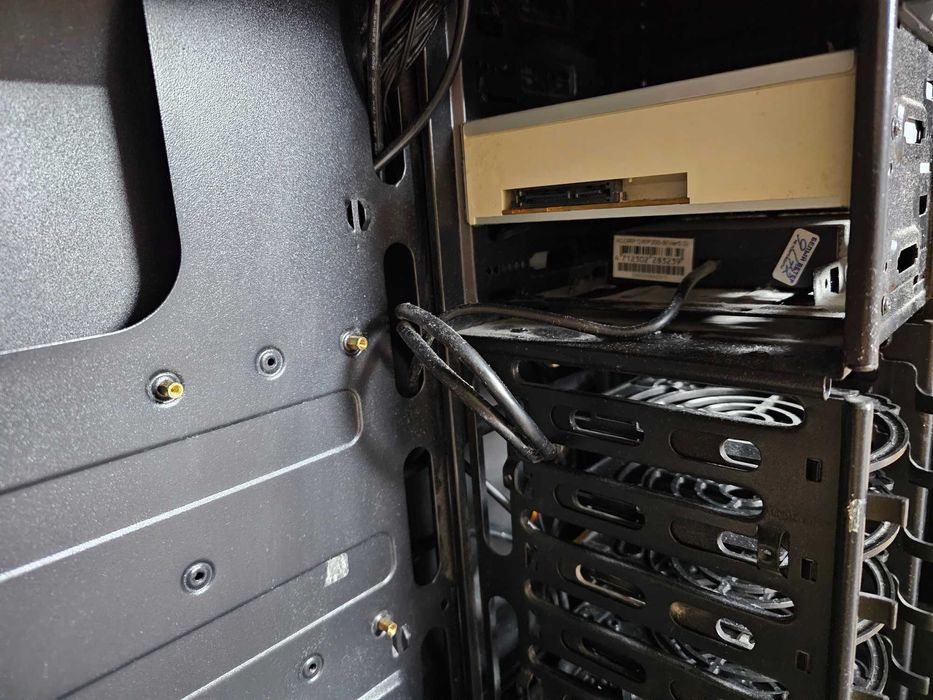 Корпус Cougar Pioneer, Black