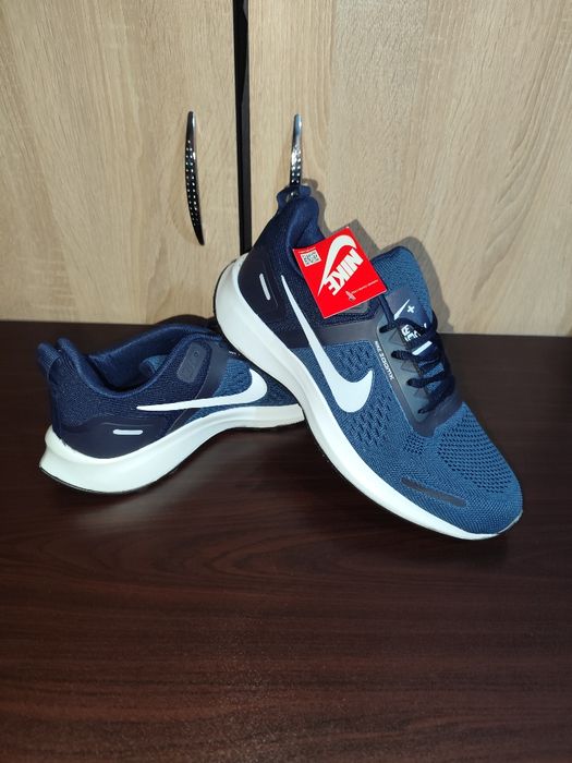 Adidasi Nike Sport