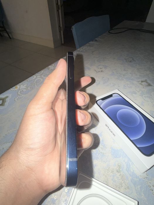 айфон 12 обычрый