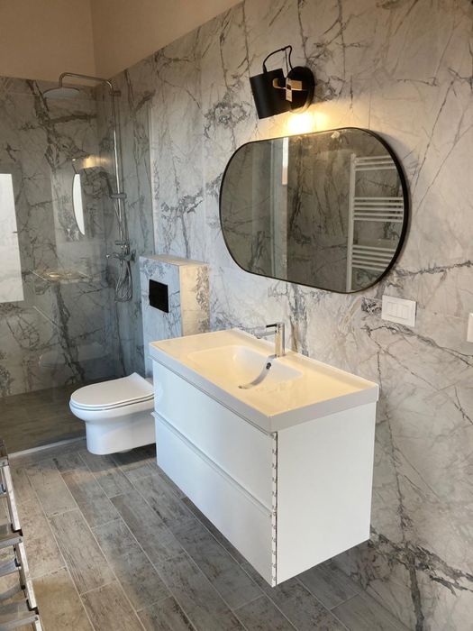 montaj corpuri iluminat . instalare lampi tavan aplica banda led