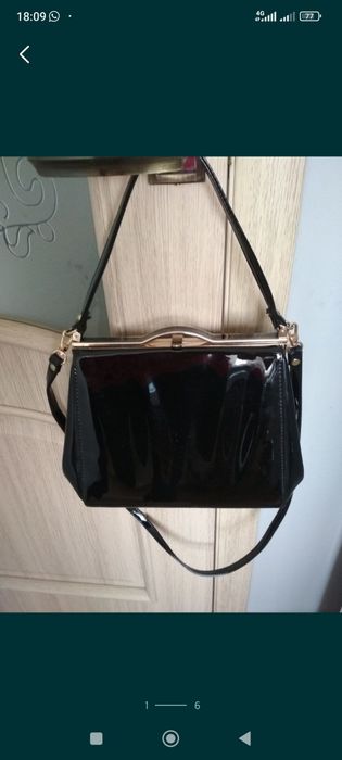 Срочно продам лаковую сумку