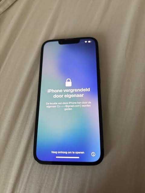 Смартфон iPhone 13 Silver на запчасти