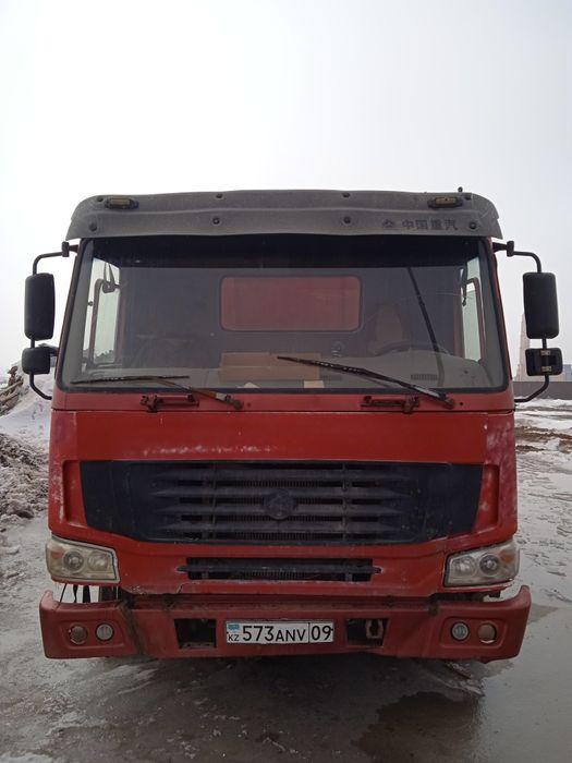 Самосвал HoWo  sinitruk