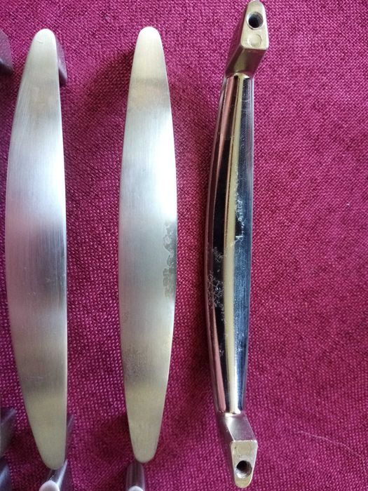 Метални дръжки за шкаф- 9 бр.