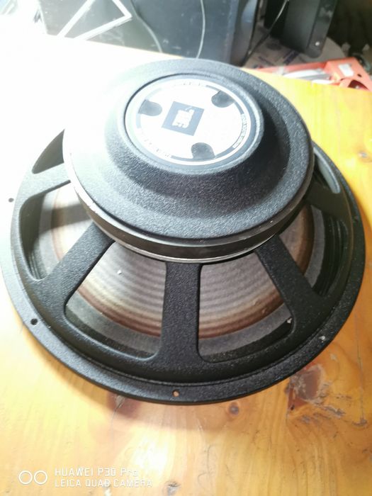 Остана ми един JBL 15"