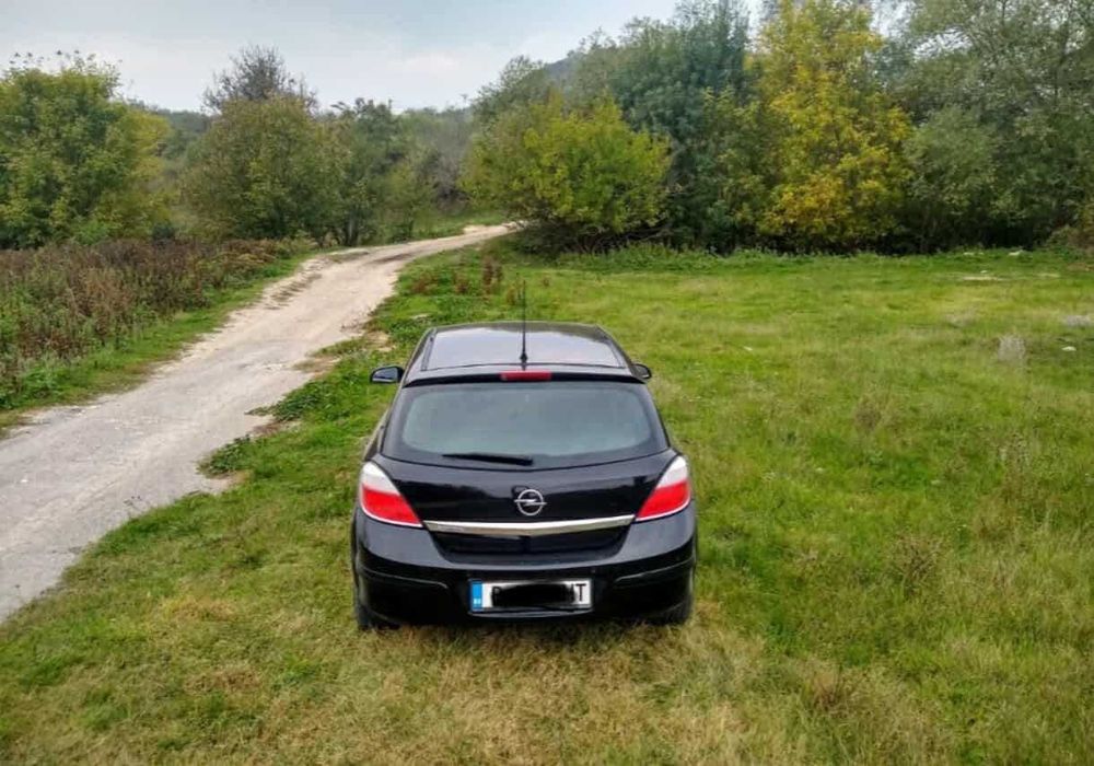 Продавам Opel ASTRA H