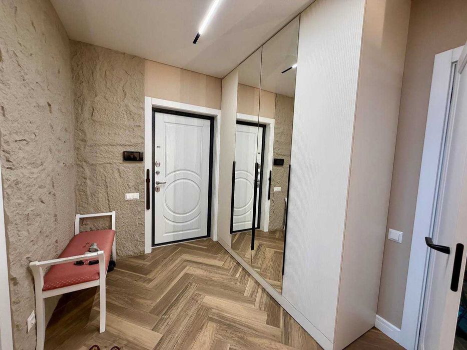 Продажа 3-комнатной квартиры  бородина 111