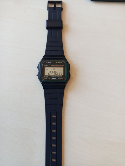 Casio серия F и W - 5 часовника