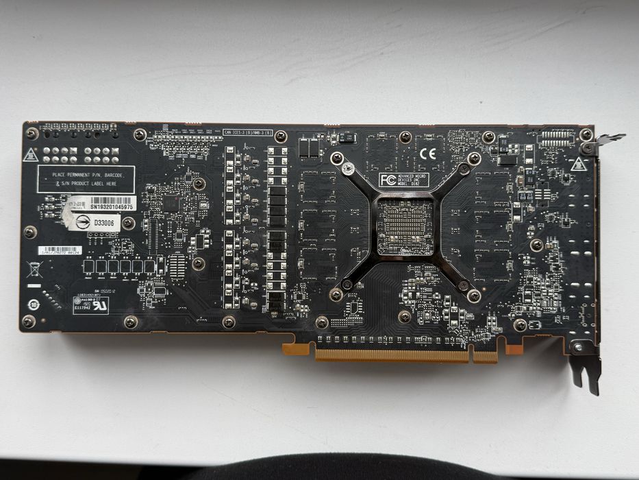 Продам видеокарту AMD Radeon RX 5700 8GB.
