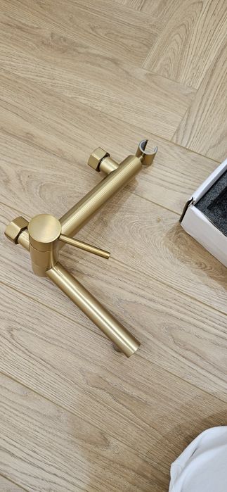 Продам смеситель, аксессуары для ванной