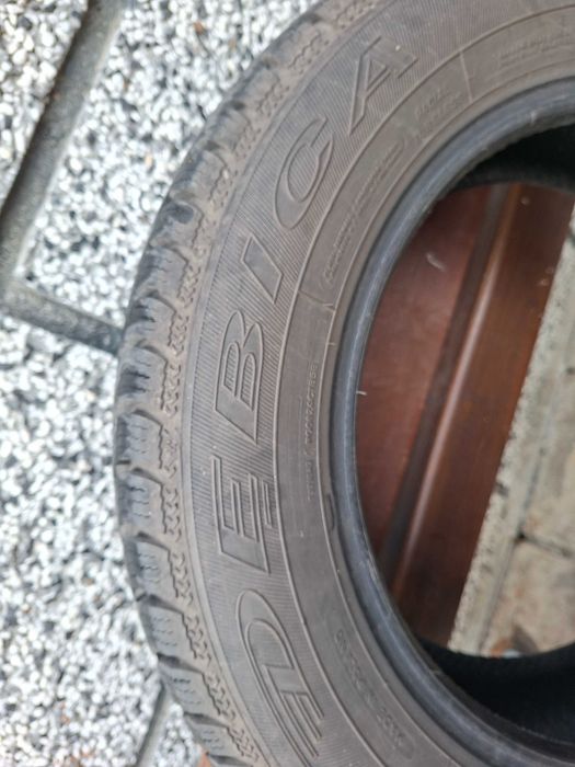 Продавам зимни гуми 185/65/15.