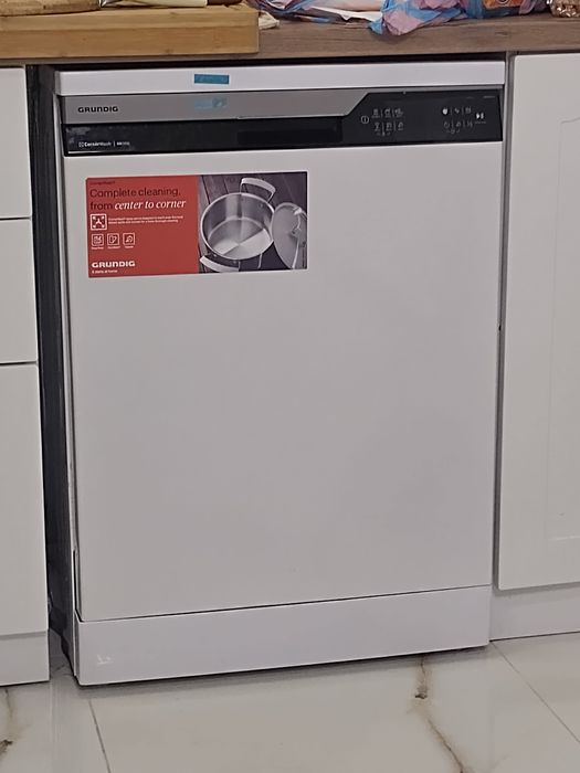 Продавам съдомиялна машина  външна