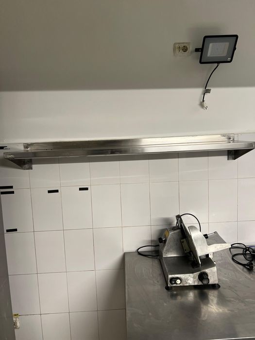 Mobilier inox:dulap uși glisante,etajeră,suport coș gunoi,suport oale.