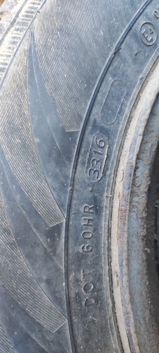 Гуми с джанти и тасове