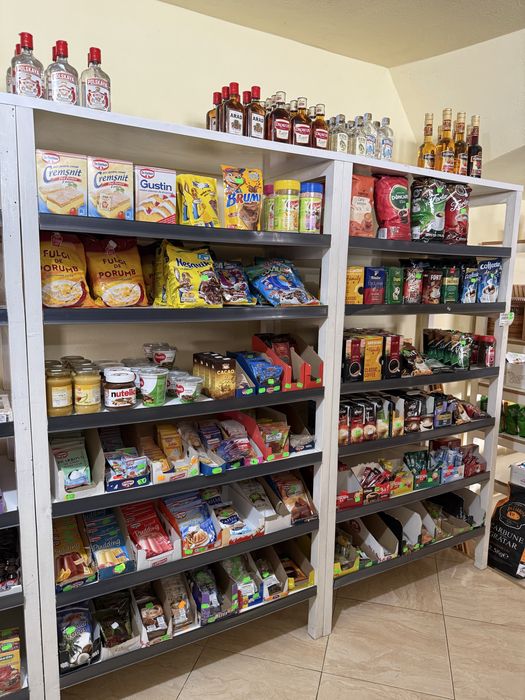 Vitrine frigorifice, rafturi lemn + metalice ,pult+ dulap