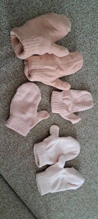 Lot fetite 74 pantaloni lana, body Craciun, cardigan, vesta, manusi